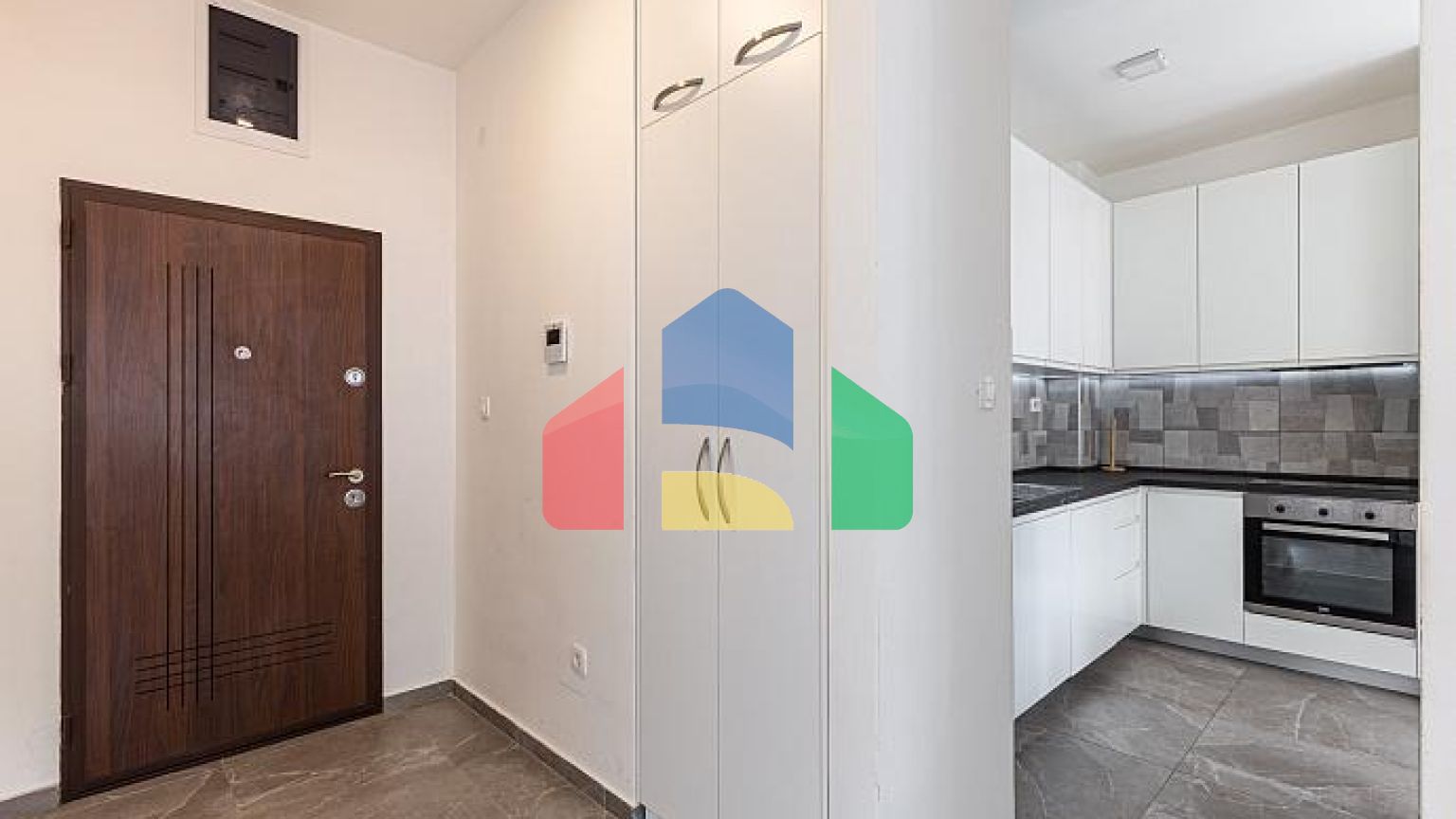 Двухкомнатная Квартира с Видом на Море в Бечичи