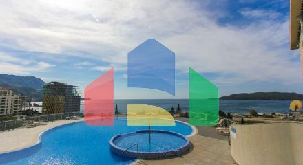 На продажу квартира в Бечичи в комплексе с бассейном