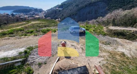 A plot with a house in Ivanovići, 905m²