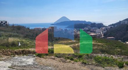 A plot with a house in Ivanovići, 905m²