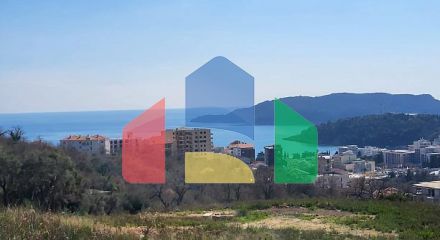 A plot with a house in Ivanovići, 905m²