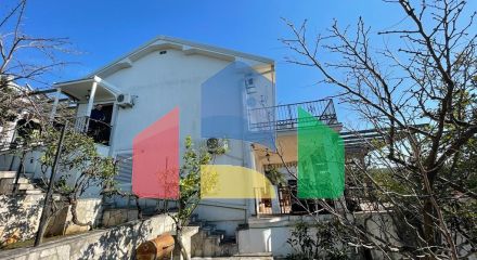 Дом с 4 спальнями в Бигово