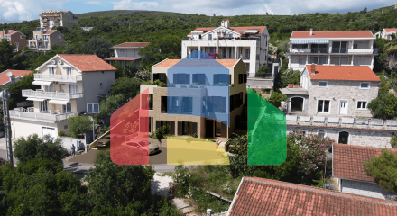Duplex penthouse with garden and terrace in Bigova Bay