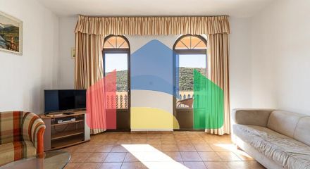 Уютная квартира в Бигово на первой линии моря — с видом и просторной террасой