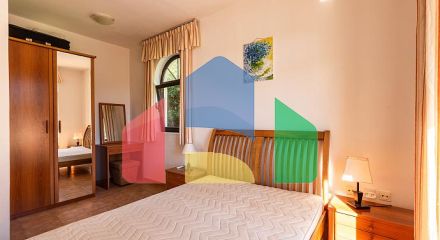 Уютная квартира в Бигово на первой линии моря — с видом и просторной террасой