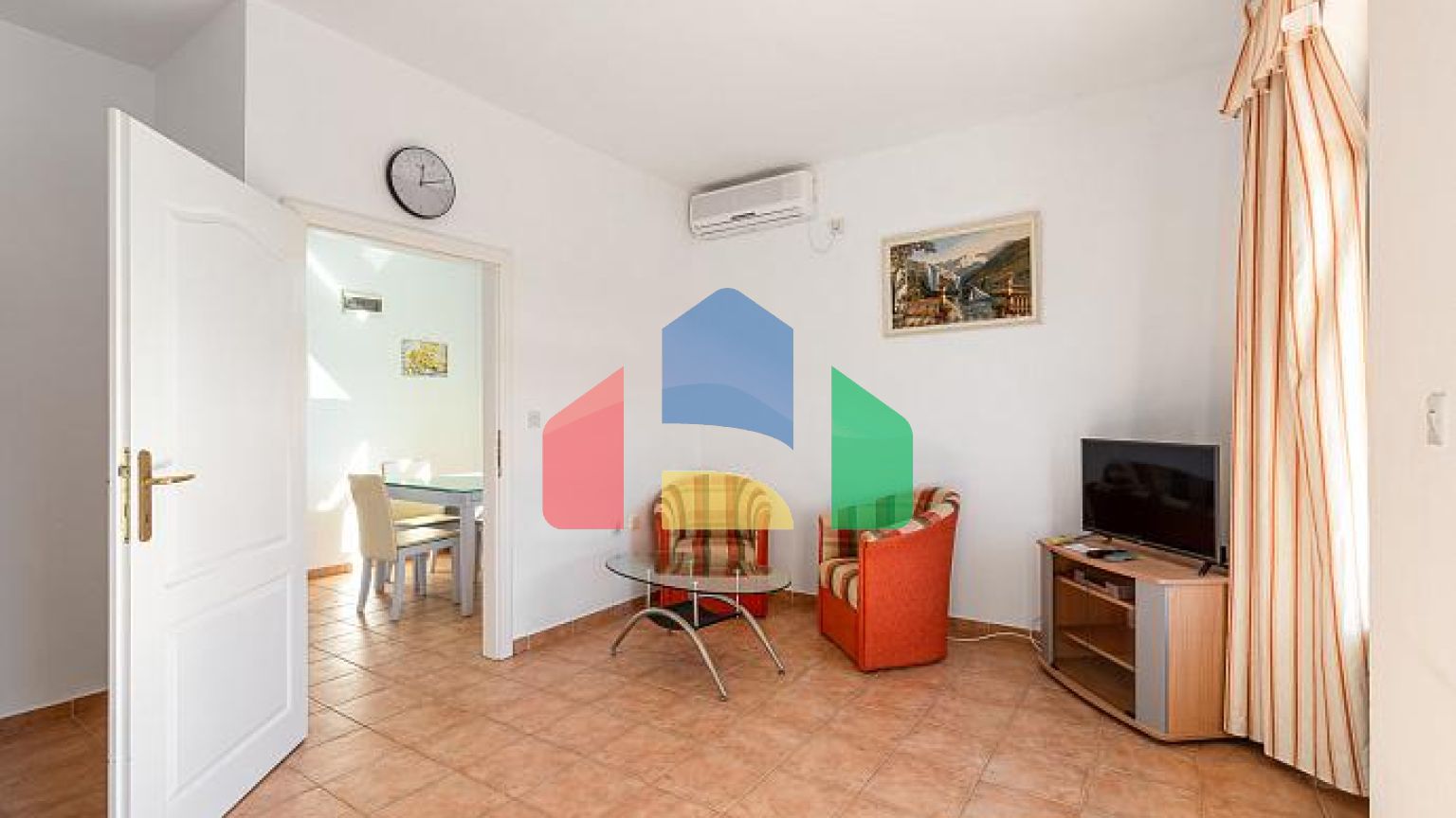 Уютная квартира в Бигово на первой линии моря — с видом и просторной террасой