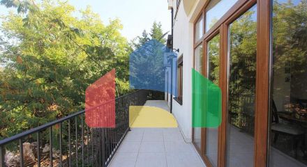 Дом в комплексе с бассейном и видом на море