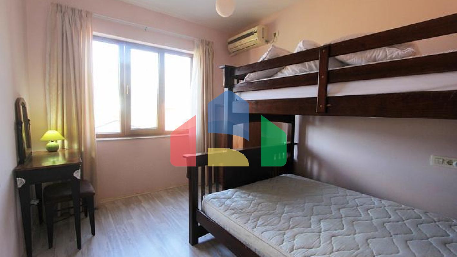 Таунхаус в комплексе с видом на море