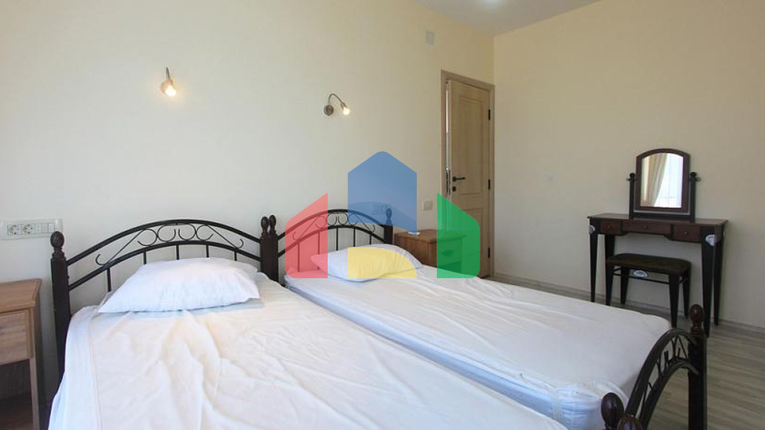 Таунхаус в комплексе с видом на море