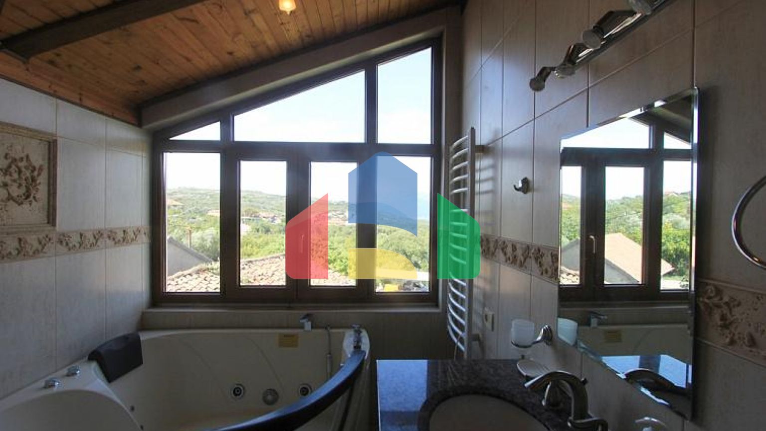 Таунхаус в комплексе с видом на море