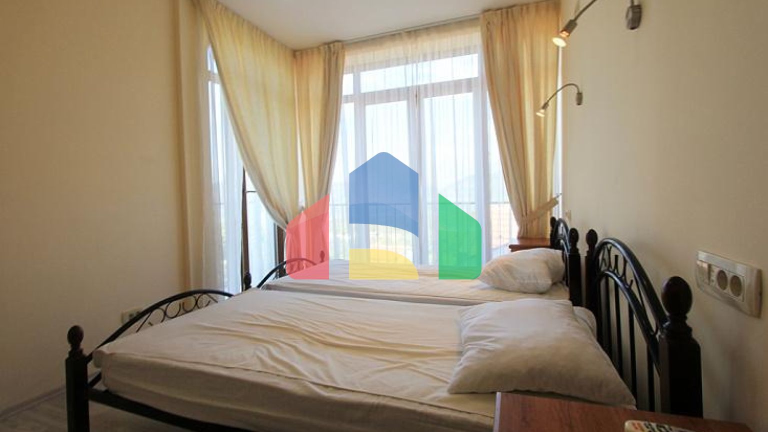 Таунхаус в комплексе с видом на море