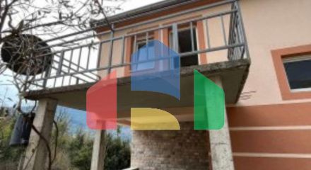 Двухкомнатный дом, находится в уютном и тихом месте района Биела.