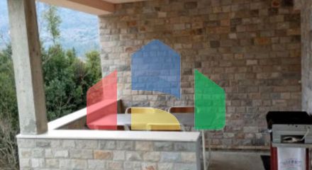 Двухкомнатный дом, находится в уютном и тихом месте района Биела.