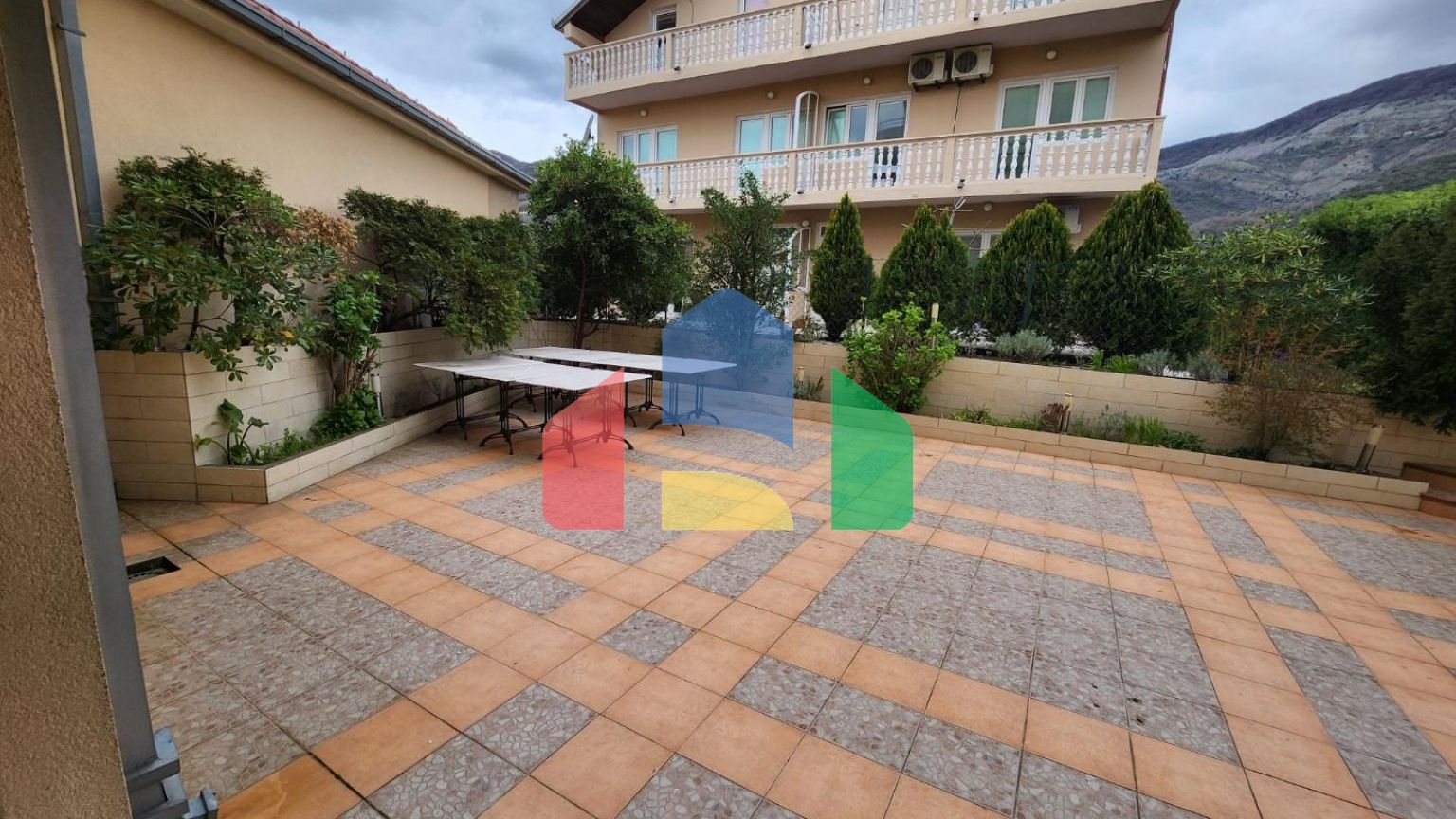 Отель в районе Биела, город Герцег Нови