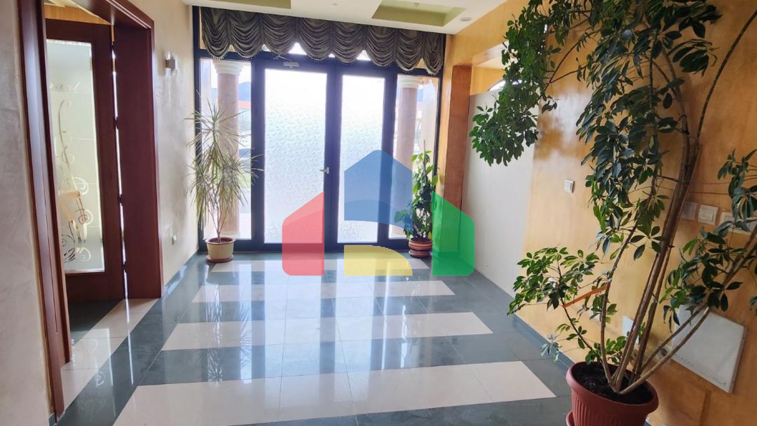 Отель в районе Биела, город Герцег Нови