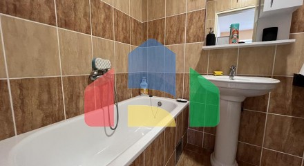 Просторная квартира 54м2 с частичным видом на море в Херцег Нови, Биела