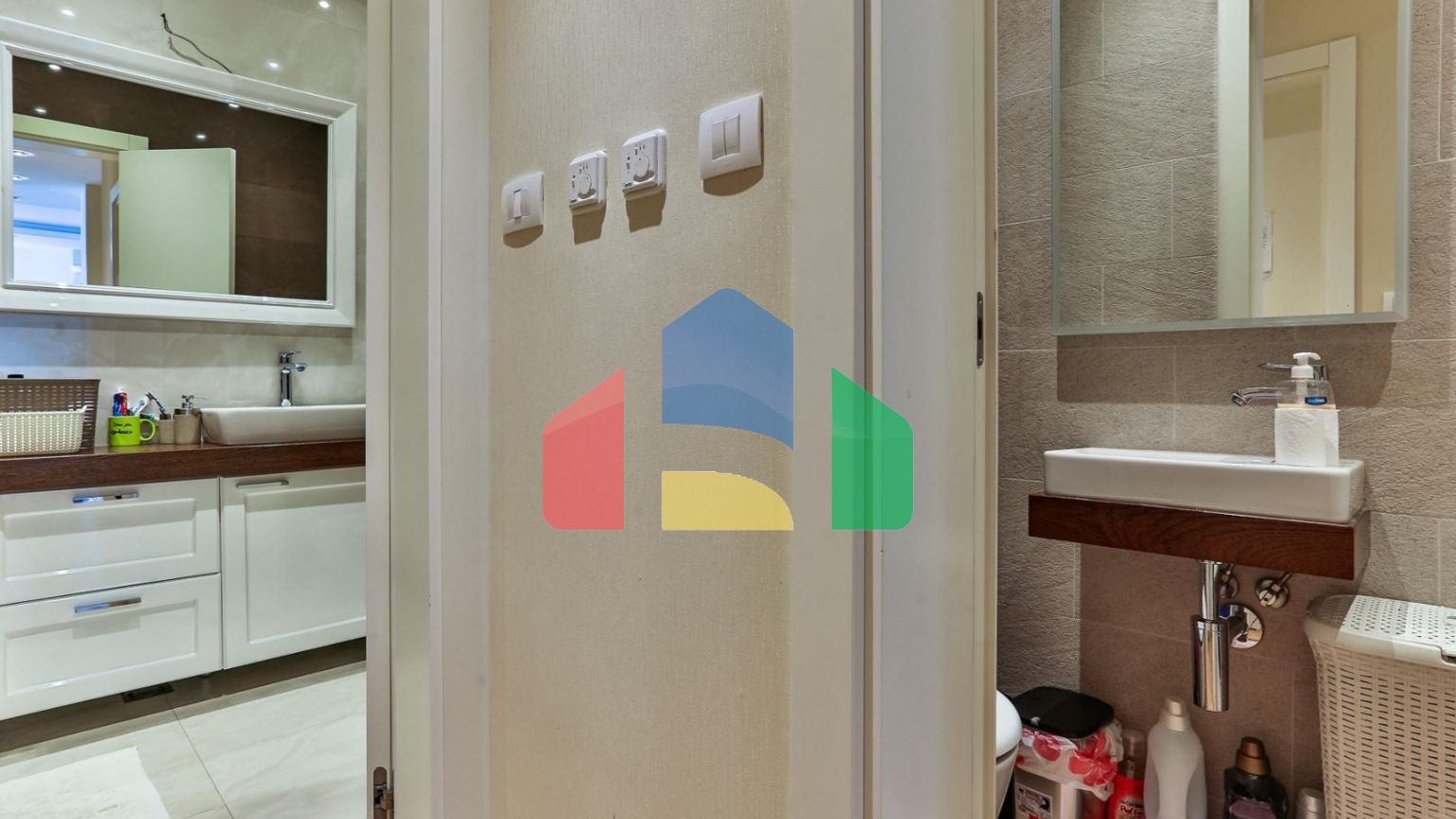 Квартира с 2 спальнями в здании Адмирал на Медитеранской улице в Будве