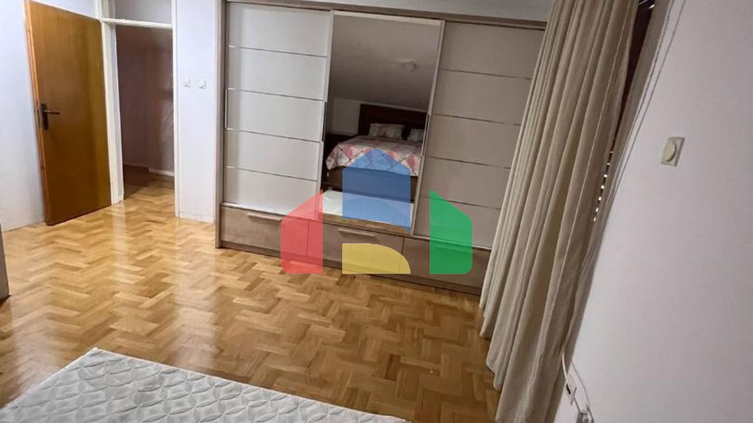 Квартира-дуплекс в Будве с 4 спальнями