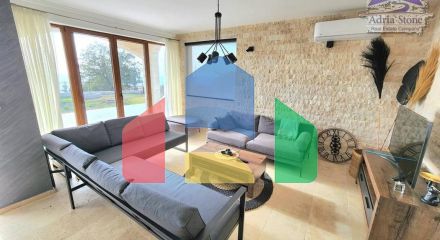 Каменная вилла в медитеранском стиле