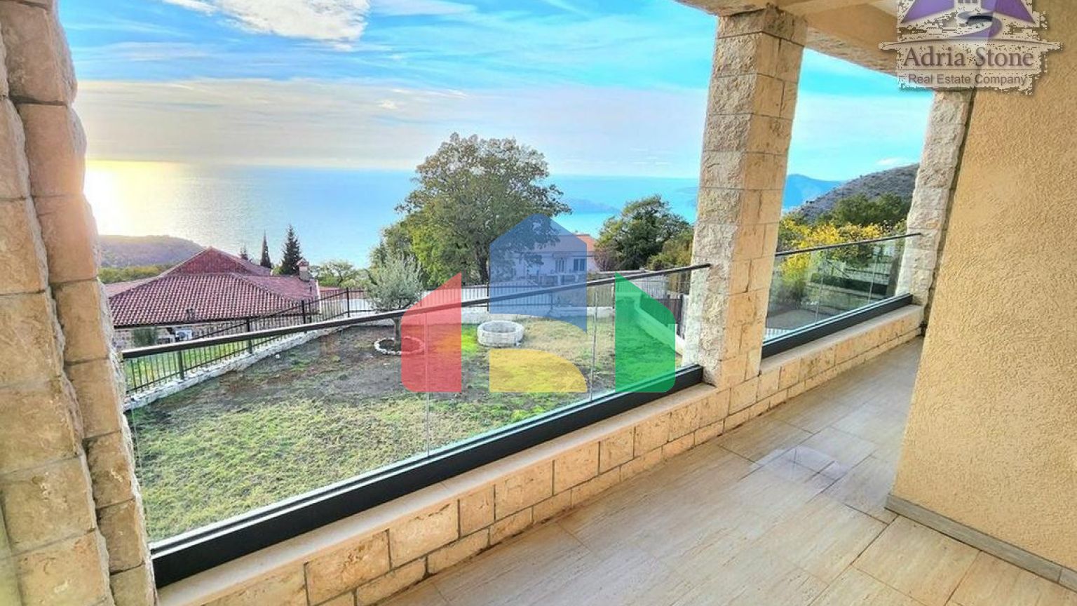 Каменная вилла в медитеранском стиле