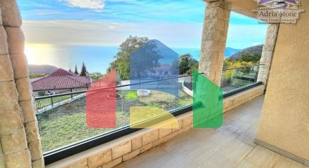 Каменная вилла в медитеранском стиле