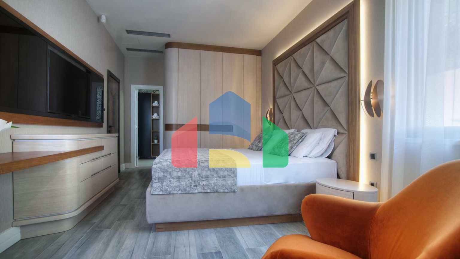 Новая роскошная вилла в Будве над пляжем Яз