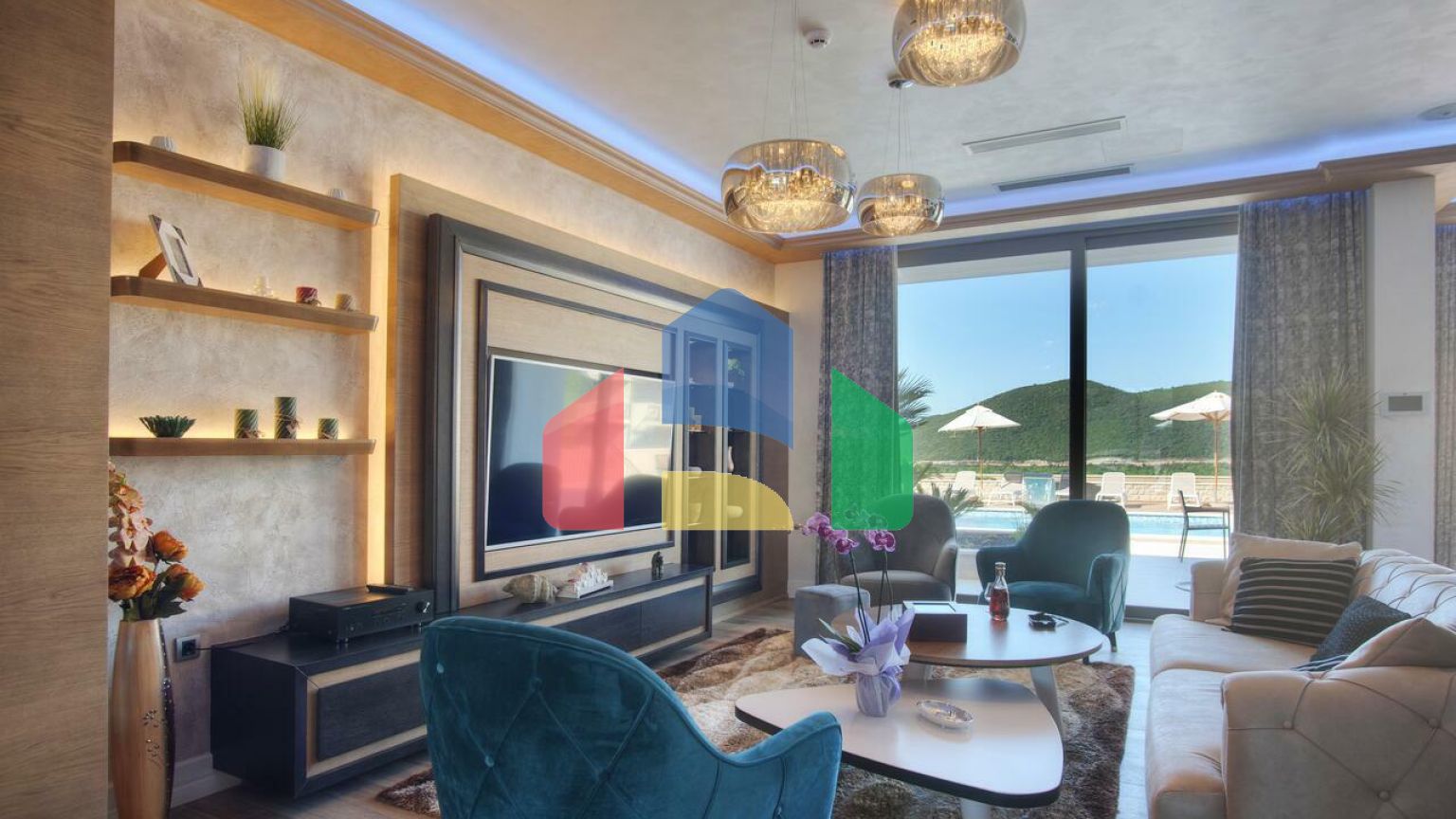 Новая роскошная вилла в Будве над пляжем Яз