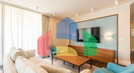 Роскошный дизайнерский пентхаус с тремя спальнями