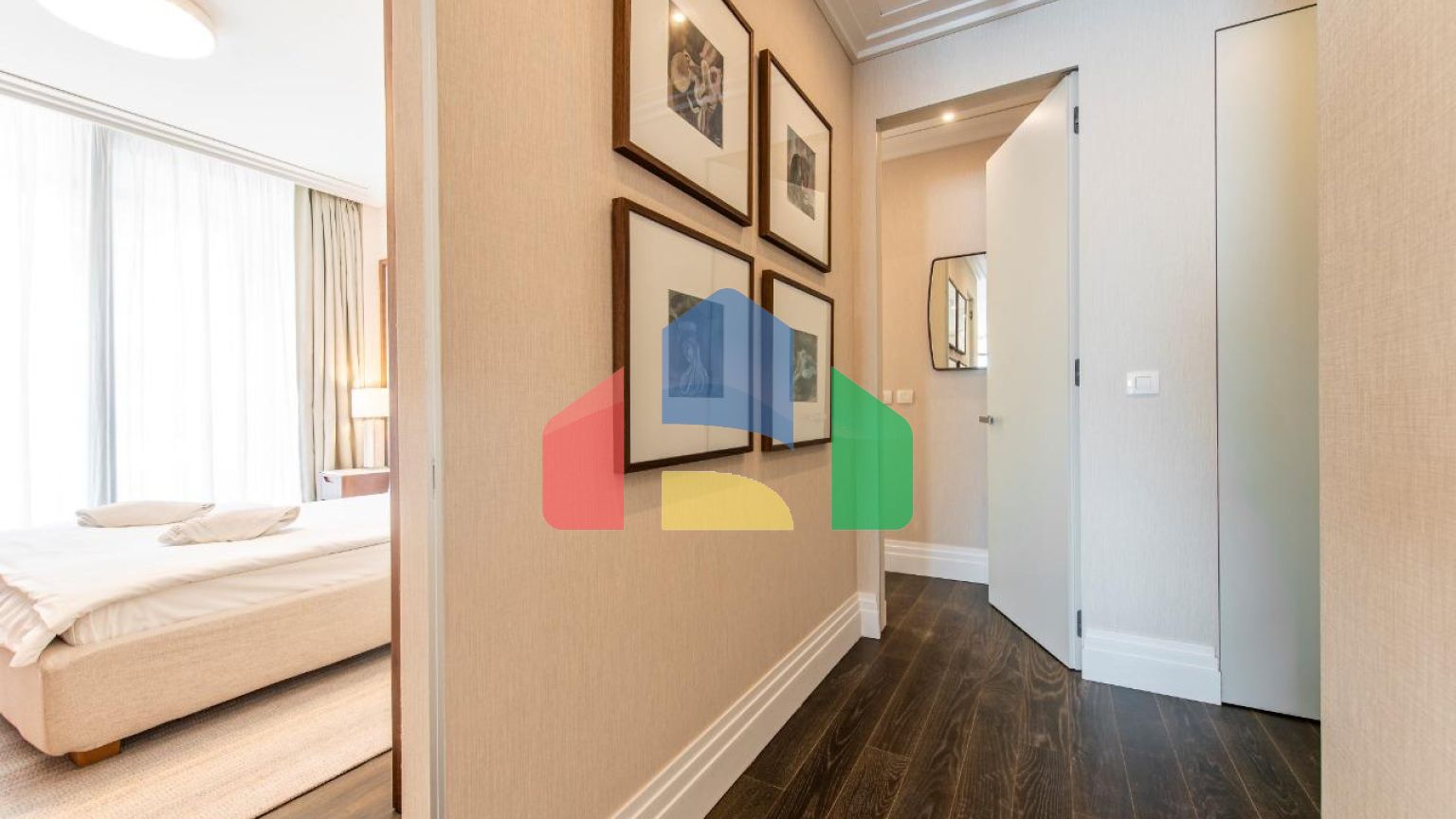 Роскошный дизайнерский пентхаус с тремя спальнями