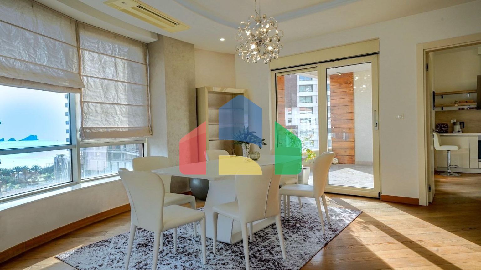 Светлая квартира с 2 спальнями в новом доме в центре Будвы