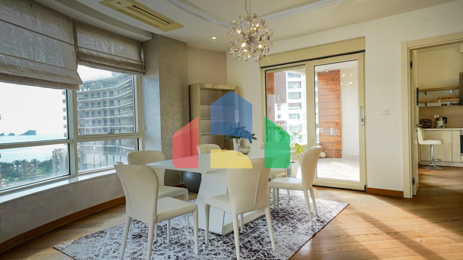 Светлая квартира с 2 спальнями в новом доме в центре Будвы