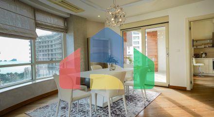 Светлая квартира с 2 спальнями в новом доме в центре Будвы Светлая квартира с 2 спальнями в новом доме в центре Будвы