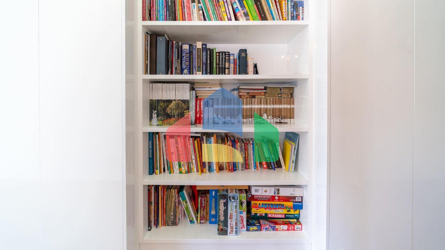 Светлая квартира с 2 спальнями в новом доме в центре Будвы