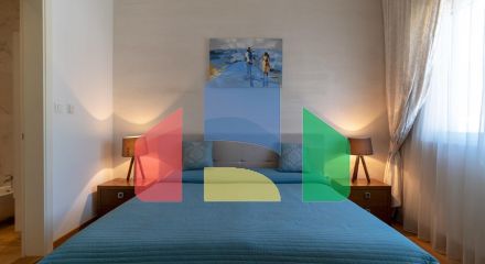 Светлая квартира с 2 спальнями в новом доме в центре Будвы Светлая квартира с 2 спальнями в новом доме в центре Будвы