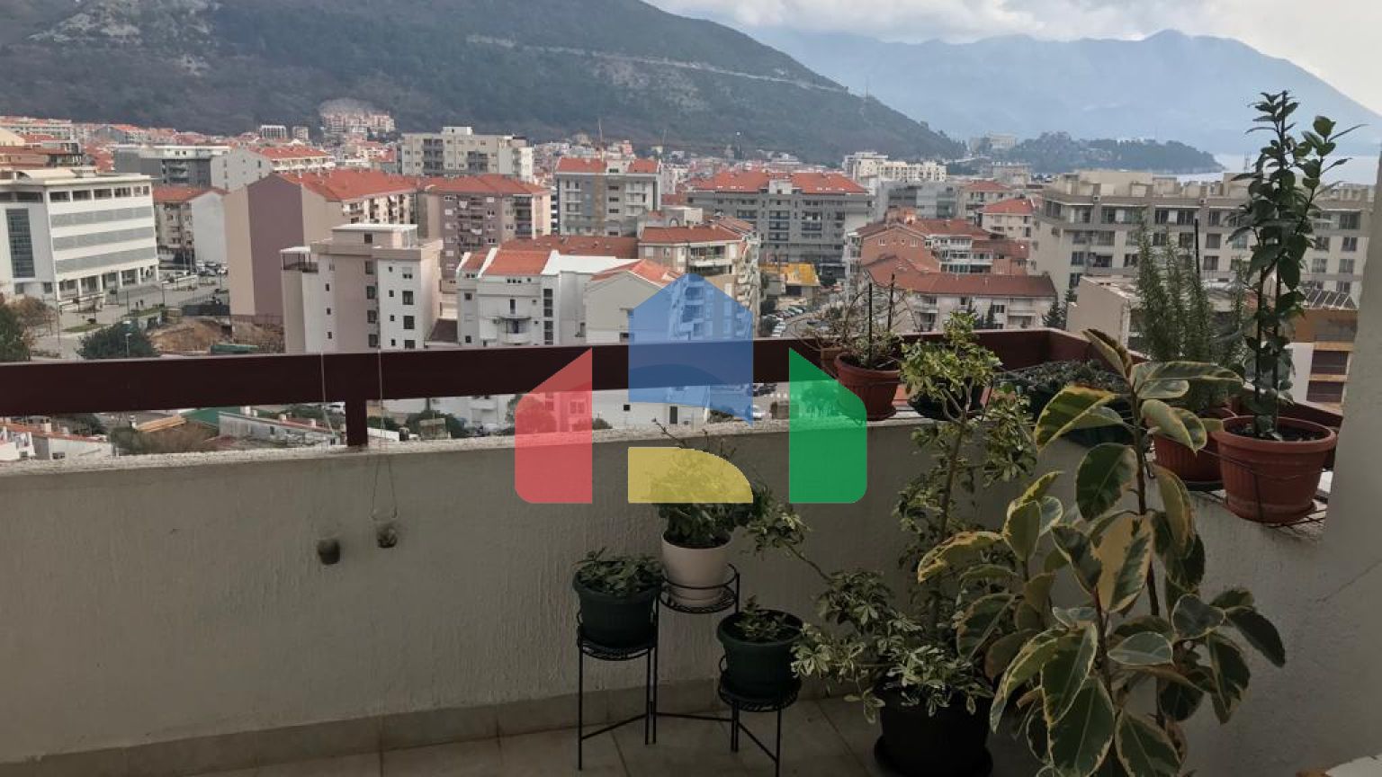 Квартира с 2 спалнями в Будве ( Дубовица)