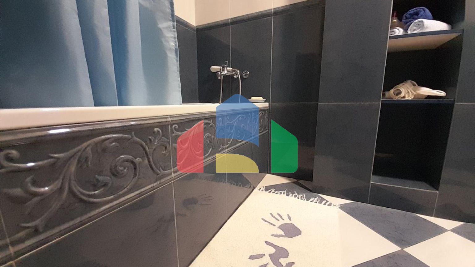 Современная меблированная квартира с двумя спальнями