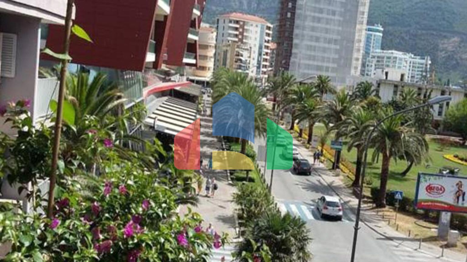 Современная меблированная квартира с двумя спальнями