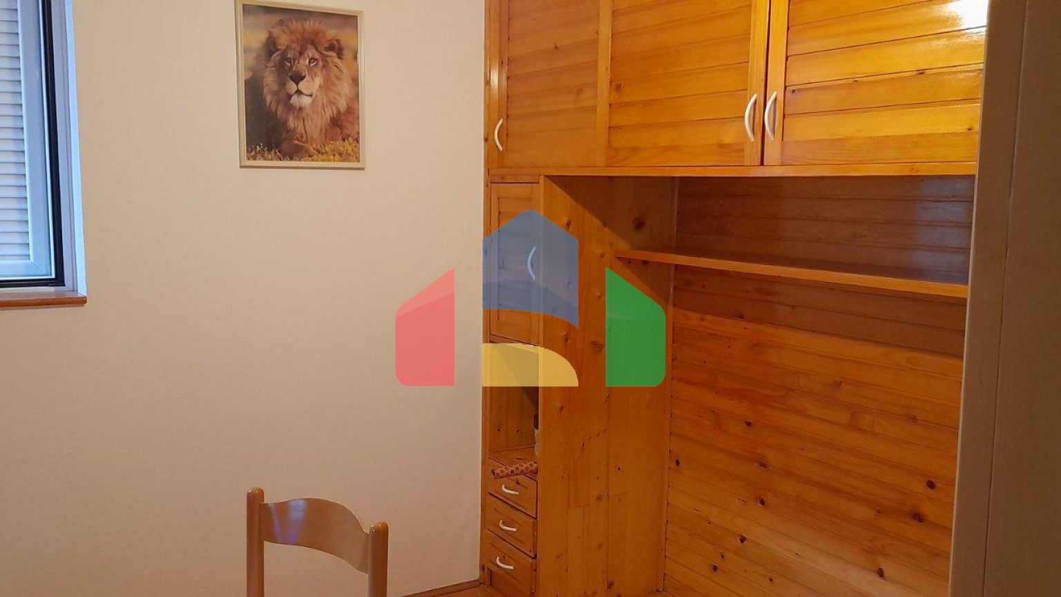 Современная меблированная квартира с двумя спальнями