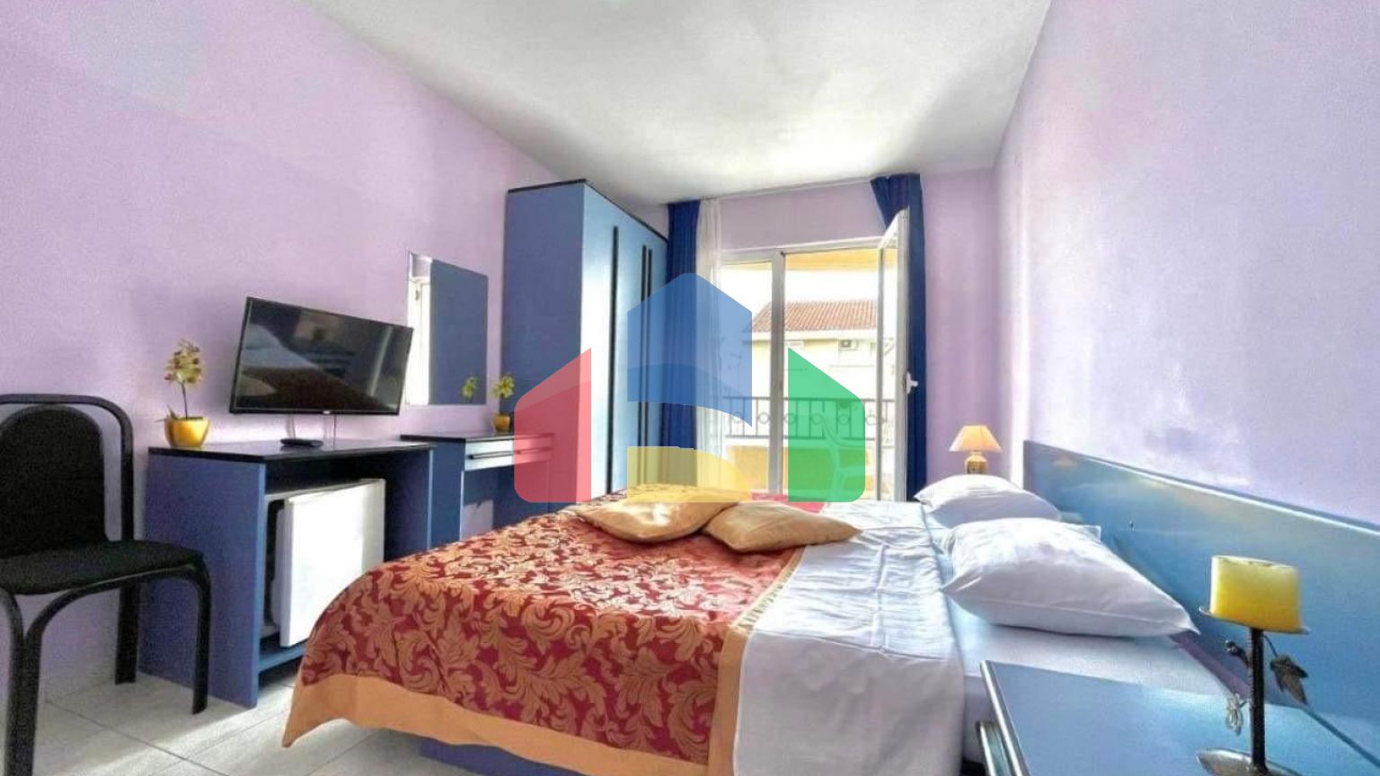 Отель в Будве на 27 номеров