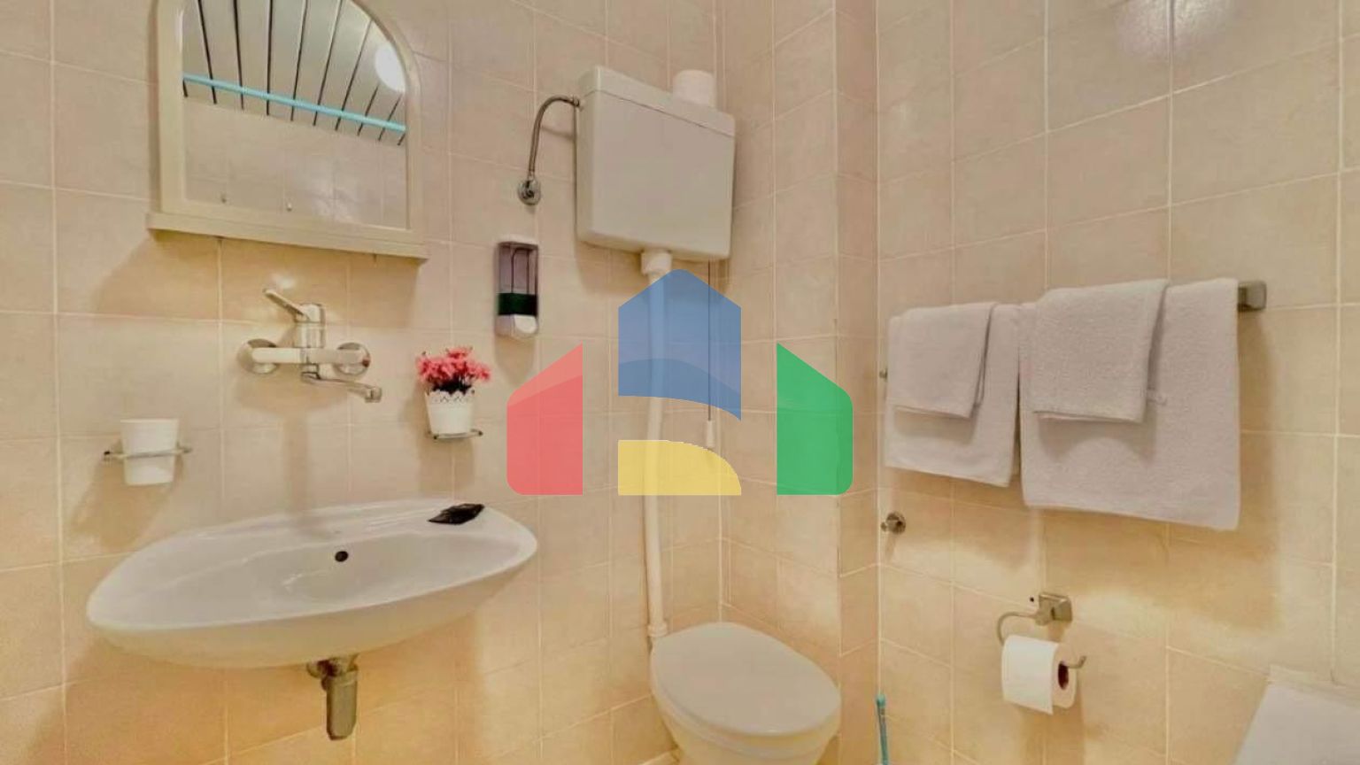 Отель в Будве на 27 номеров