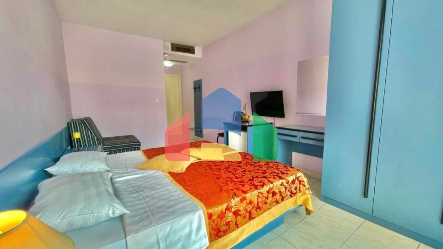 Отель в Будве на 27 номеров