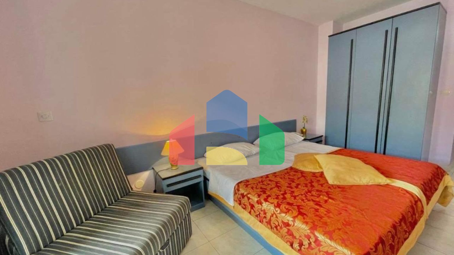 Отель в Будве на 27 номеров