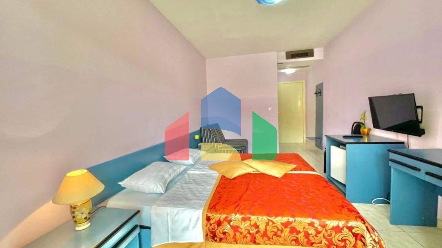 Отель в Будве на 27 номеров