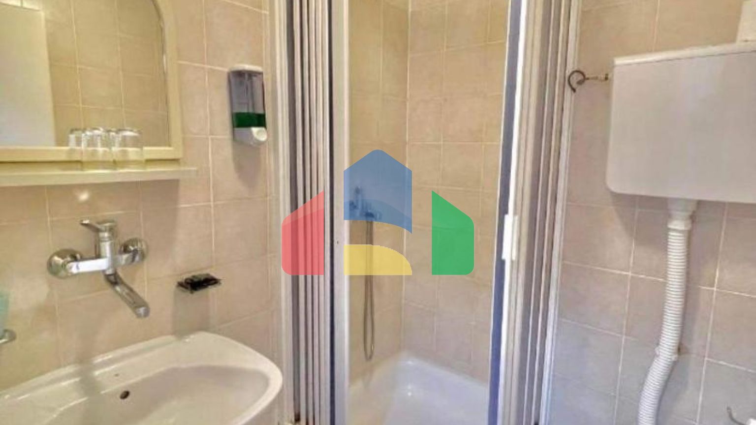 Отель в Будве на 27 номеров