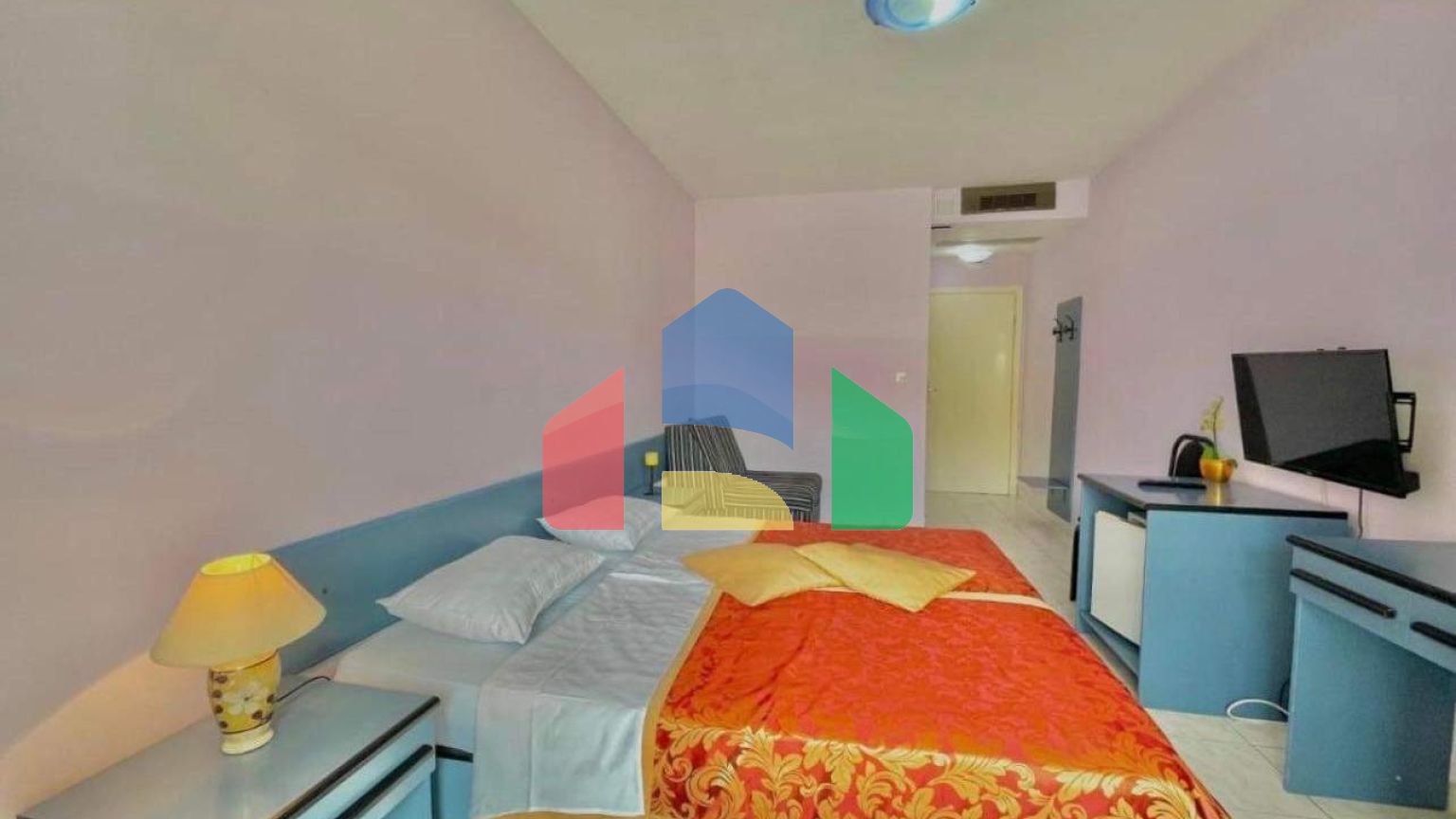 Отель в Будве на 27 номеров