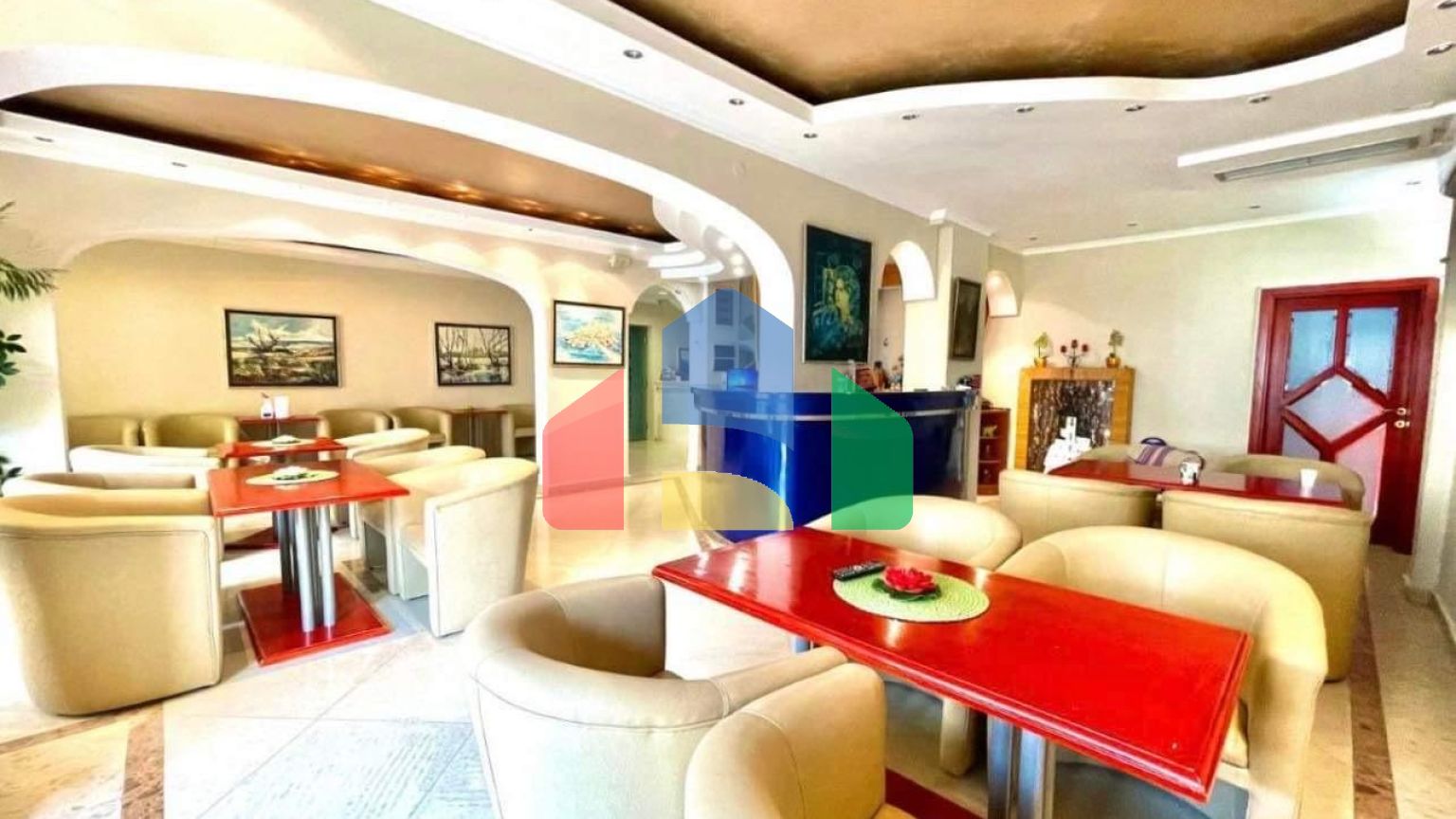 Отель в Будве на 27 номеров