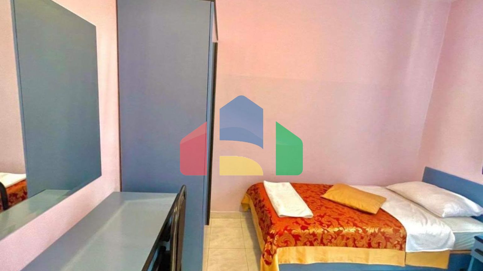 Отель в Будве на 27 номеров