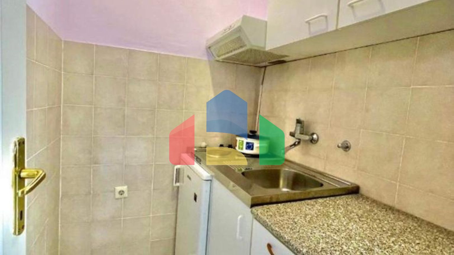 Отель в Будве на 27 номеров