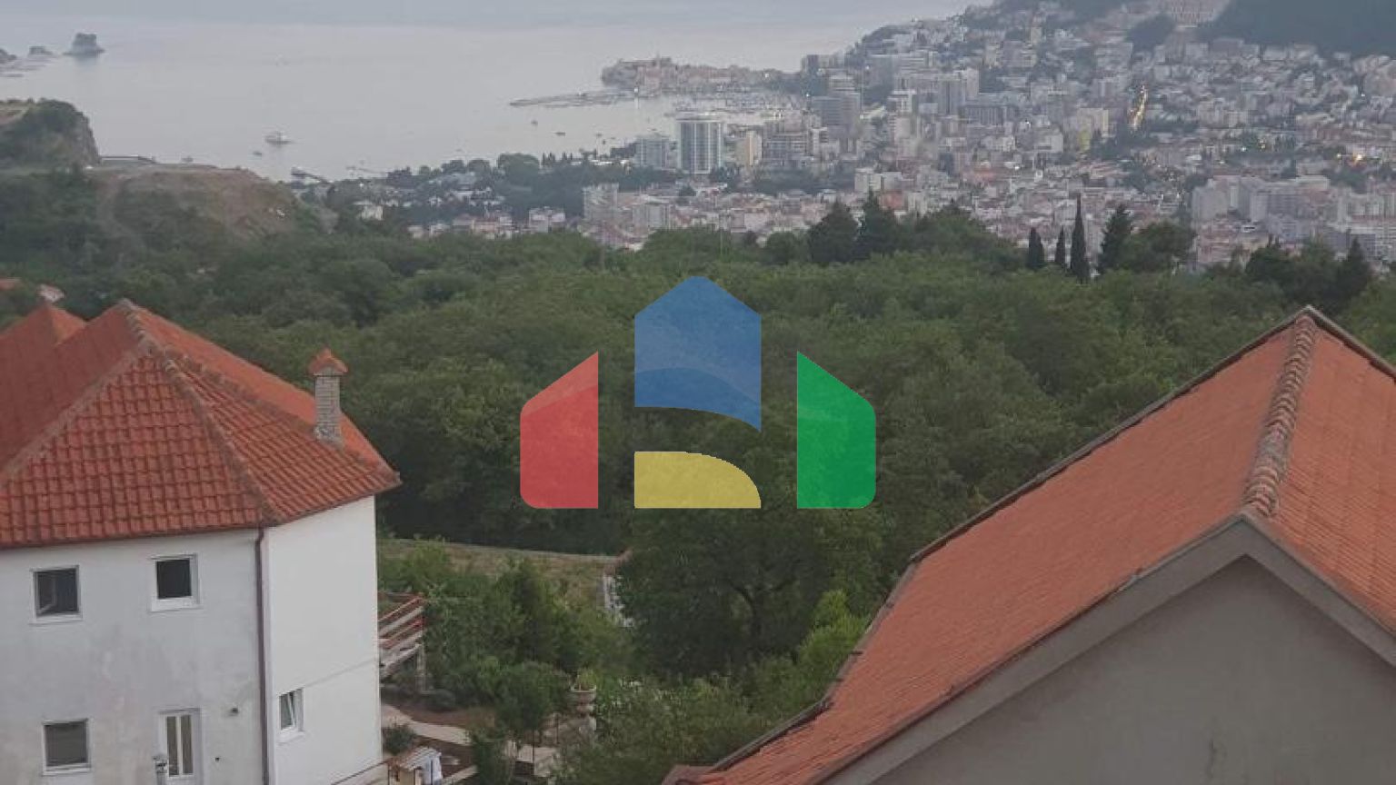 Отель с бассейном в Марковичи, Будва