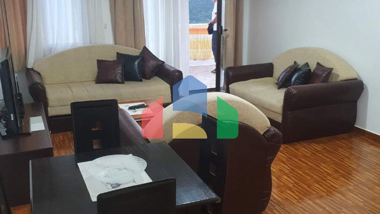 Отель с бассейном в Марковичи, Будва